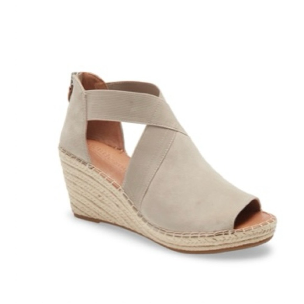Tan Espadrille Wedge Sandals with Peep-Toe Design